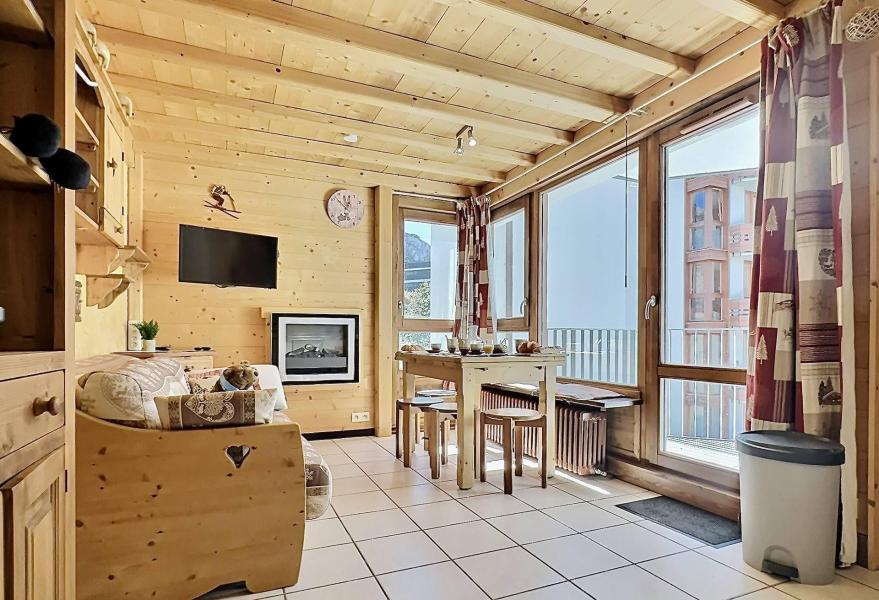 Rent in ski resort 2 room apartment 4 people (13R) - Résidence les Trolles - Tignes - Living room