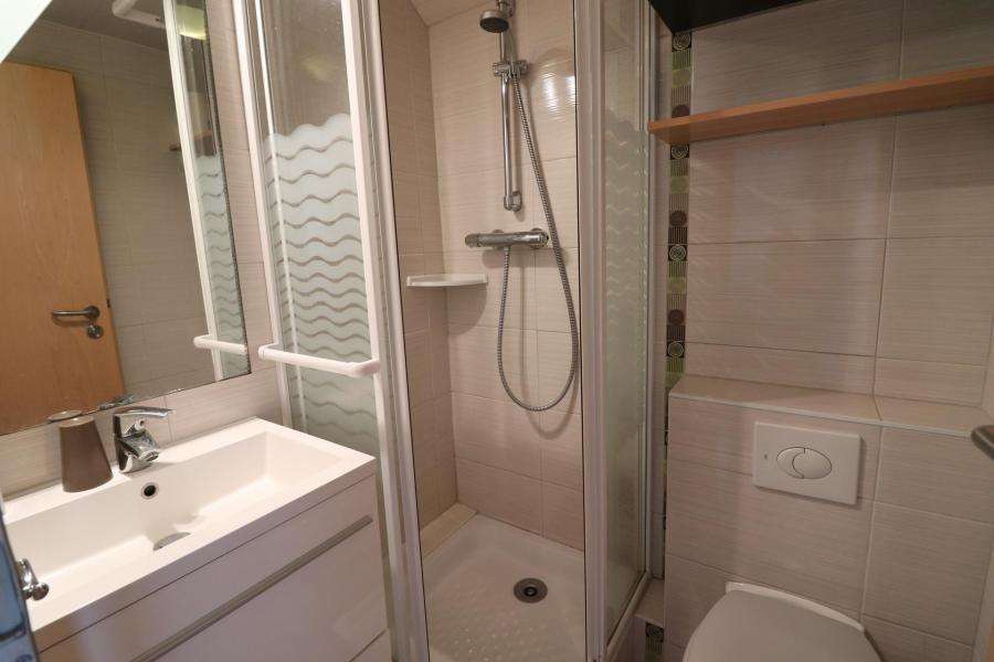 Rent in ski resort Studio 2 people (0315) - Résidence Palafour - Tignes - Shower room