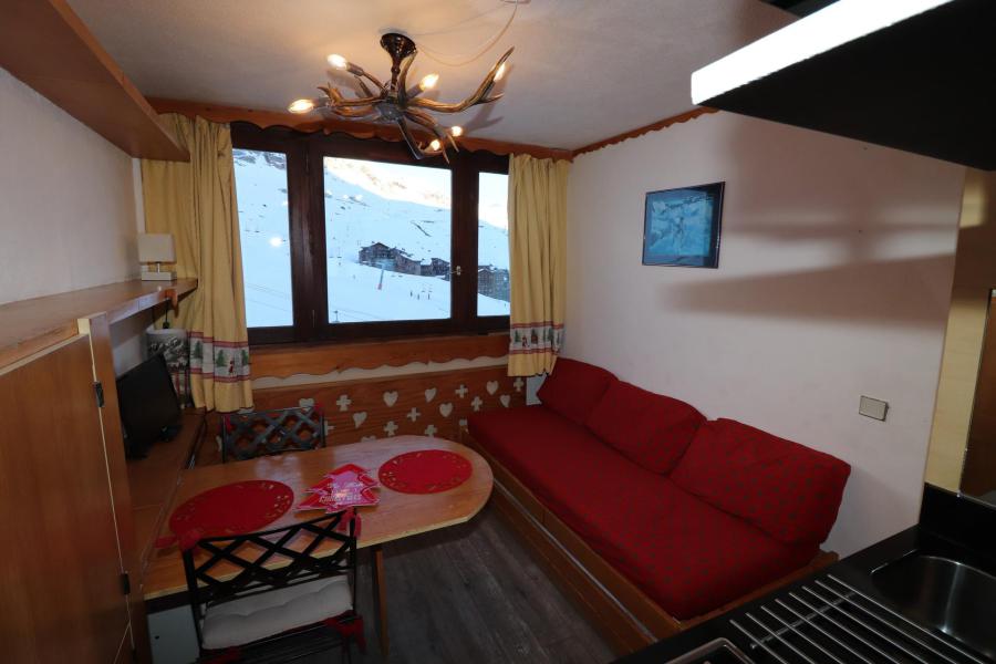 Rent in ski resort Studio 2 people (1111) - Résidence Palafour - Tignes - Living room