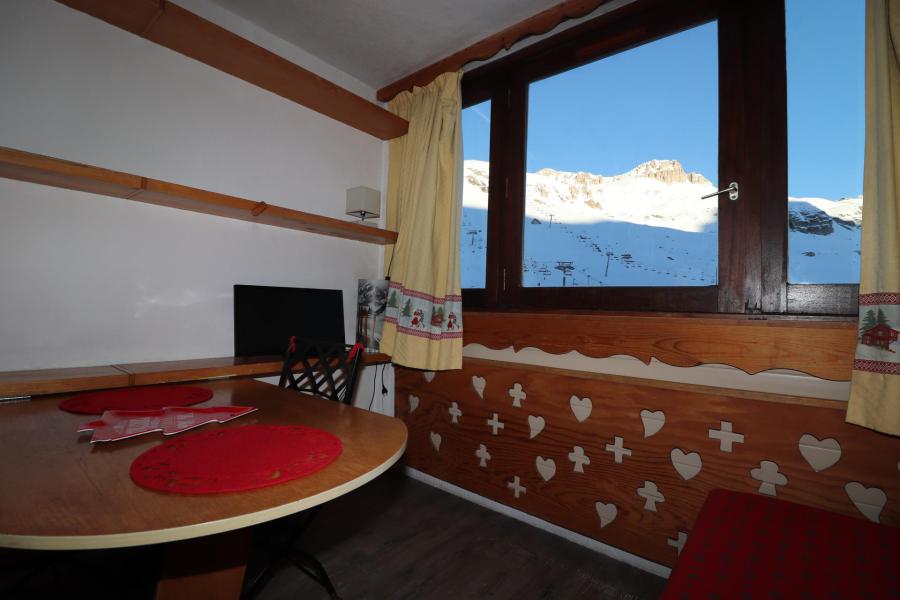 Rent in ski resort Studio 2 people (1111) - Résidence Palafour - Tignes - Living room