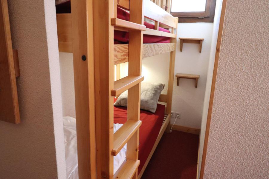 Rent in ski resort Studio cabin 4 people (26) - Résidence Plein Soleil - Tignes - Bunk beds