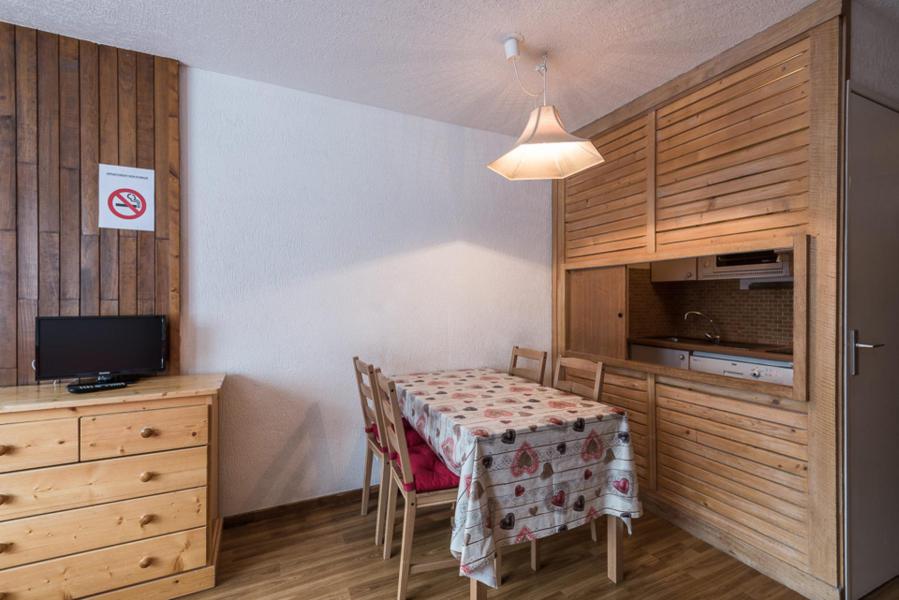 Rent in ski resort Studio sleeping corner 4 people (10) - Résidence Prariond A - Tignes - Living room
