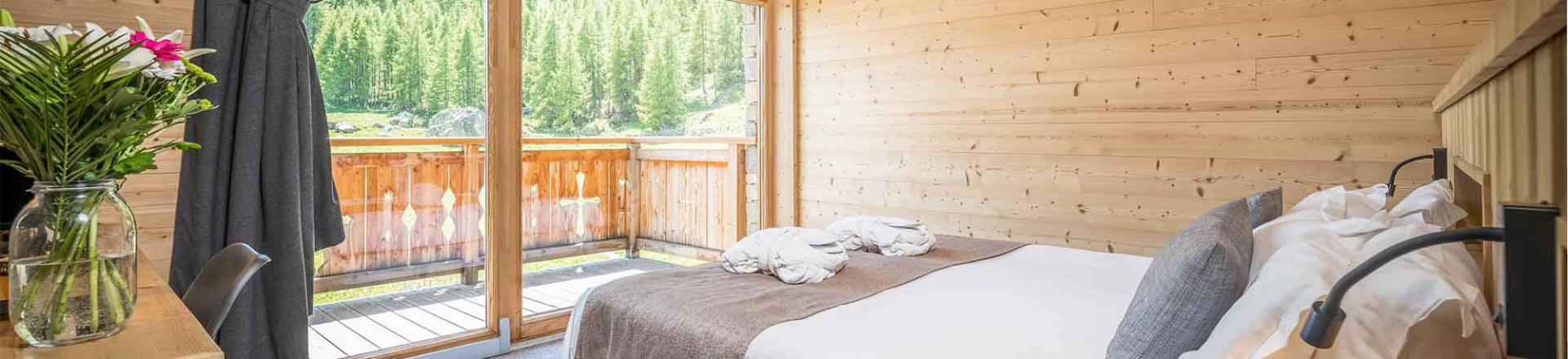 Rent in ski resort Chalet Alpinium 1 - Tignes - Bedroom under mansard