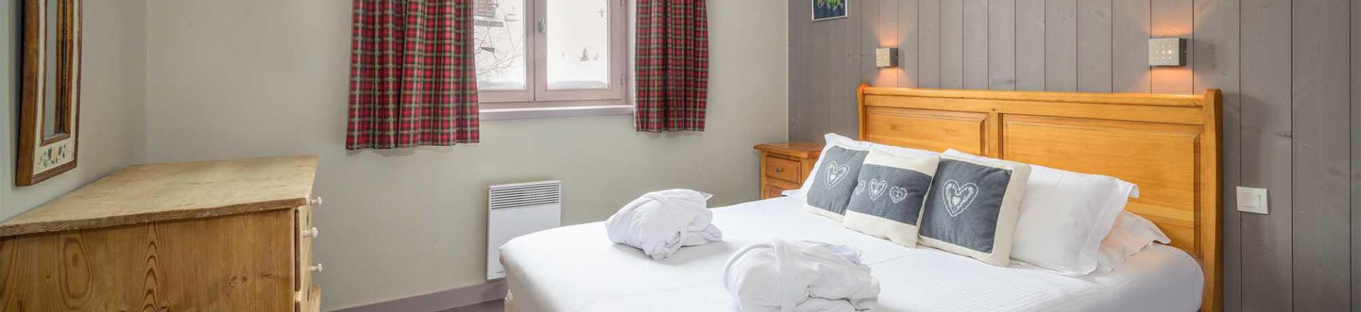 Rent in ski resort Chalet Camille - Tignes - Bedroom