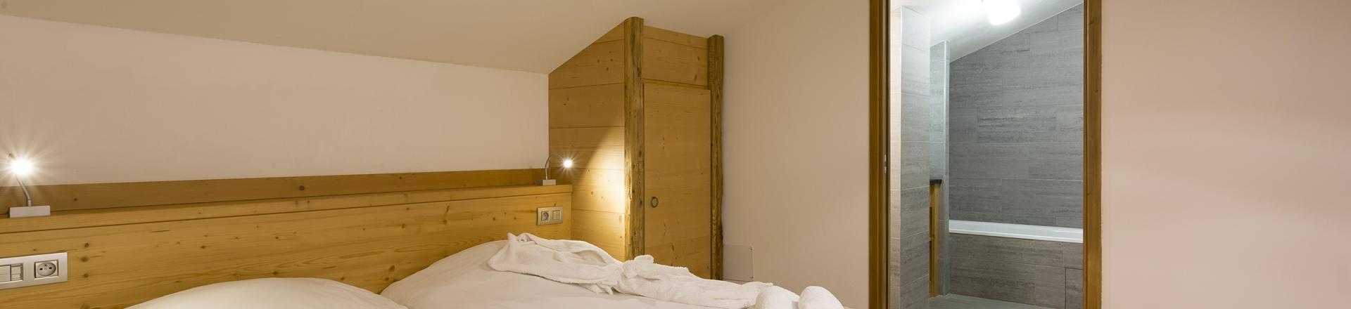 Rent in ski resort Résidence Santa Terra - Tignes - Bedroom under mansard
