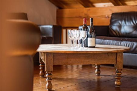 Rent in ski resort Chalet Camille - Tignes - Coffee table