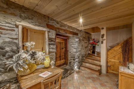 Rent in ski resort Semi-detached 7 room chalet 12 people (CH) - Chalet Colettine - Tignes