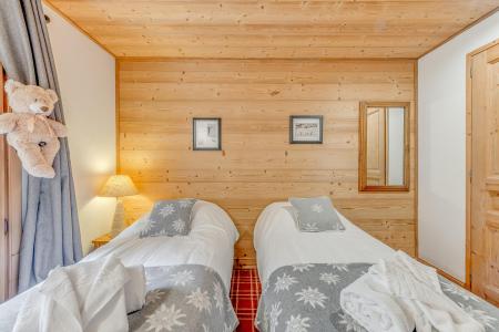 Rent in ski resort 6 room triplex chalet 10 people (CH) - Chalet Joséphine - Tignes