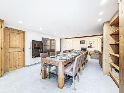 Rent in ski resort 8 room triplex chalet 14 people - Chalet La Bergerie - Tignes - Dining area