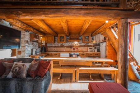 Rent in ski resort 6 room chalet 12 people (CH) - Chalet Lo Soli - Tignes - Apartment