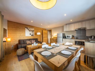 Rent in ski resort 3 room apartment cabin 6 people (02) - Chalet Millonex - Tignes - Living room