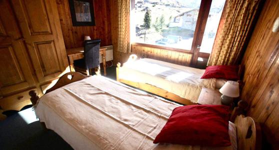 Rent in ski resort 8 room chalet 15 people (CH) - Chalet Pré-Saint-Jacques - Tignes - Bedroom