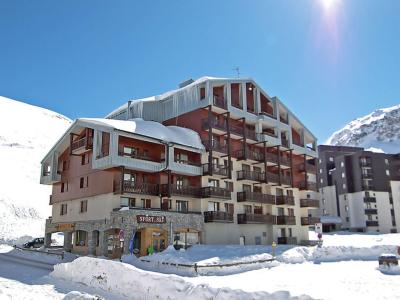 Rent in ski resort Hameau du Borsat - Tignes - Winter outside