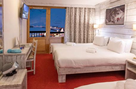 Rent in ski resort Triple room (Privilege) - L'Aiguille Percée - Tignes - Bedroom