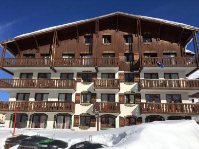 Vacances en montagne La Résidence Chalet Club III - Tignes - Extérieur hiver