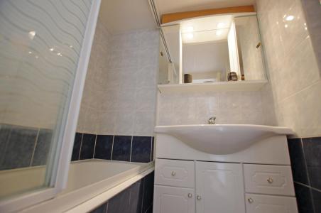 Rent in ski resort Studio 4 people (305P) - La Résidence le Palafour - Tignes - Shower room