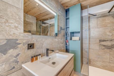 Rent in ski resort 2 room apartment sleeping corner 6 people (12P) - La Résidence les Cimes - Tignes - Shower room