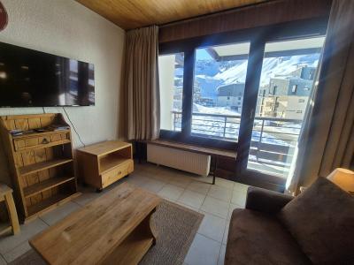 Rent in ski resort 2 room apartment sleeping corner 6 people (A10) - La Résidence les Tufs - Tignes - Living room