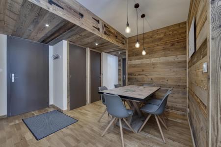 Rent in ski resort 3 room apartment 7 people (D13) - La Résidence Super Tignes - Tignes - Dining area