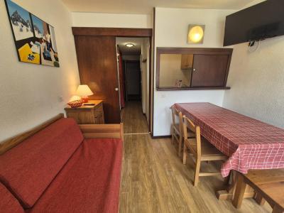 Rent in ski resort Studio cabin 4 people (1103) - Le Hameau du Borsat 1&2 - Tignes - Living room