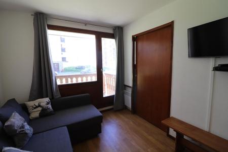 Rent in ski resort Studio cabin 4 people (2002) - Le Hameau du Borsat 1&2 - Tignes - Living room