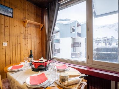 Rent in ski resort 1 room apartment 4 people (2) - Le Sefcotel - Tignes - Living room