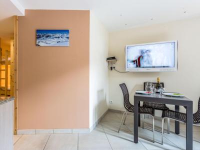 Rent in ski resort 1 room apartment 4 people (22) - Le Sefcotel - Tignes - Living room