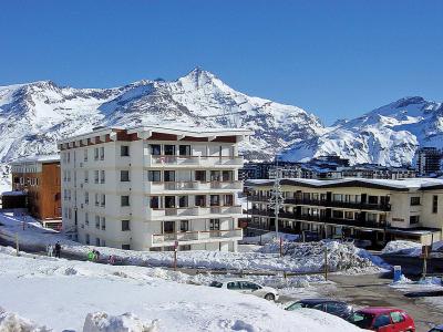 Rent in ski resort Les Grandes Balmes II - Tignes - Winter outside