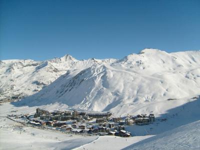 Rent in ski resort Résidence Chalet Club - Tignes - Winter outside