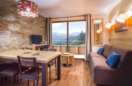 Rent in ski resort Résidence Club MMV L'Altaviva - Tignes - Living room