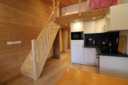 Rent in ski resort Studio mezzanine 4 people (100) - Résidence Curling B Tour - Tignes - Living room