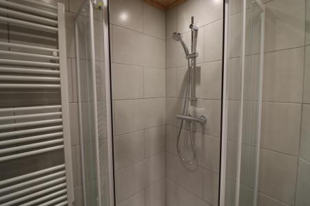 Rent in ski resort Studio mezzanine 4 people (100) - Résidence Curling B Tour - Tignes - Shower room