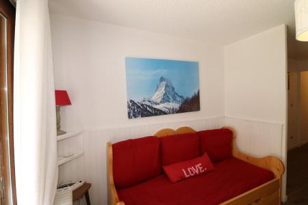 Rent in ski resort Studio cabin 5 people (4) - Résidence les Olympiques - Tignes - Living room