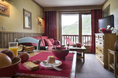 Rent in ski resort Résidences Village Montana - Tignes - Living room