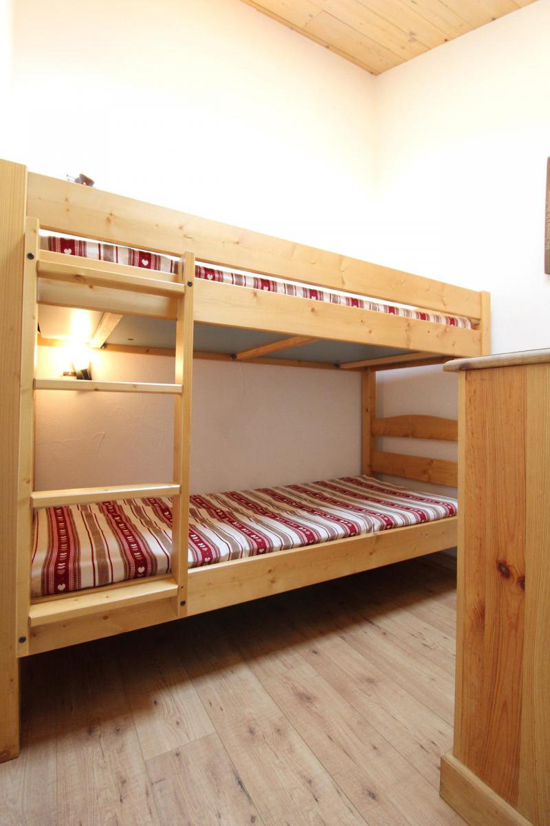 Rent in ski resort 4 room mezzanine apartment 10 people - Résidence Jorcin Lanslebourg - Val Cenis - Bedroom