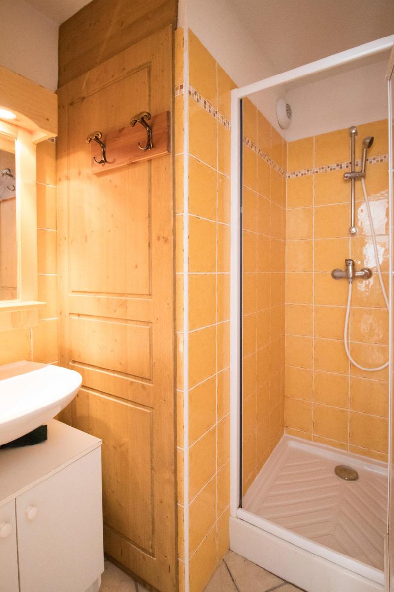 Rent in ski resort 3 room apartment 5 people (B11) - Résidence le Bonheur des Pistes - Val Cenis - Shower room