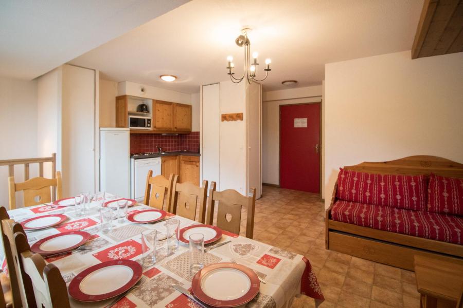 Rent in ski resort 3 room duplex apartment 8 people (B2) - Résidence le Bonheur des Pistes - Val Cenis - Living room