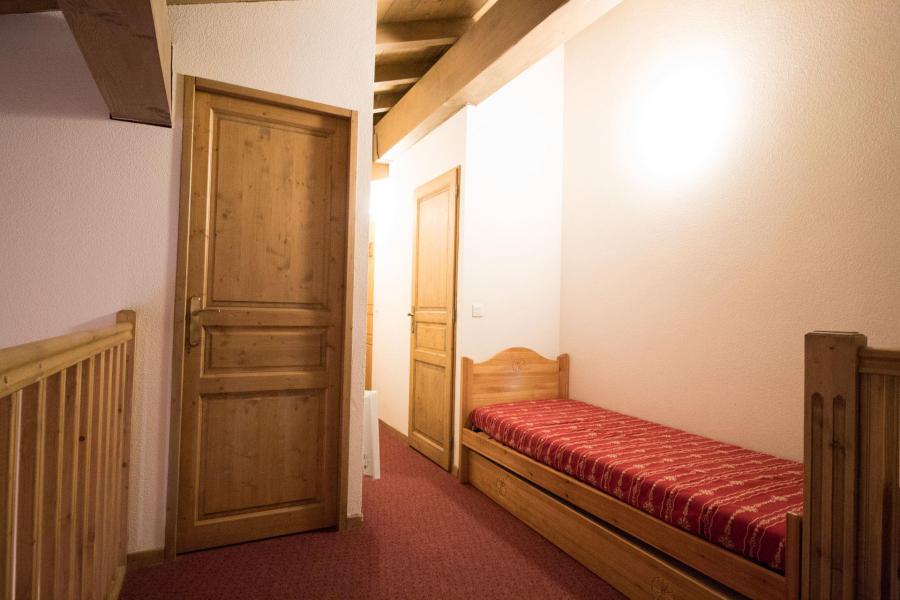 Rent in ski resort 4 room duplex apartment 10 people (A73) - Résidence le Bonheur des Pistes - Val Cenis - Single bed