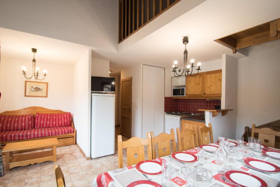 Rent in ski resort 4 room duplex apartment 10 people (A77) - Résidence le Bonheur des Pistes - Val Cenis - Living room