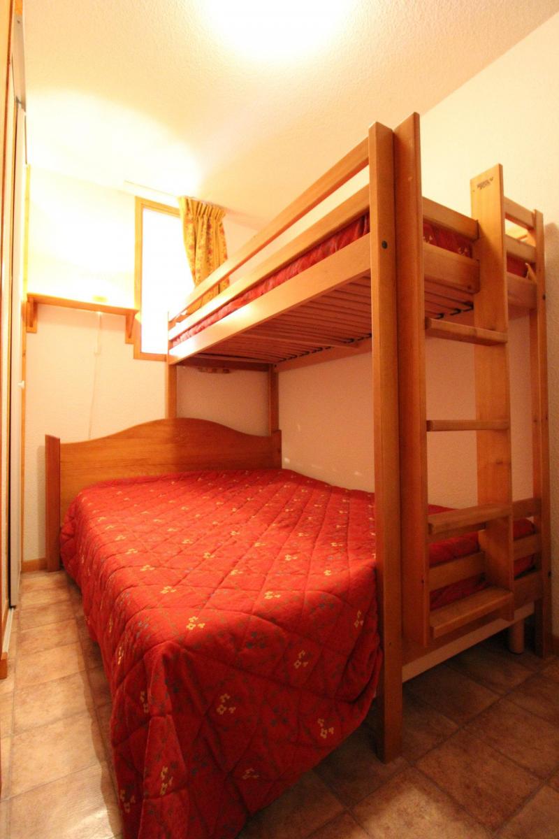 Rent in ski resort 2 room apartment sleeping corner 5 people (14) - Résidence les Essarts - Val Cenis - Bedroom