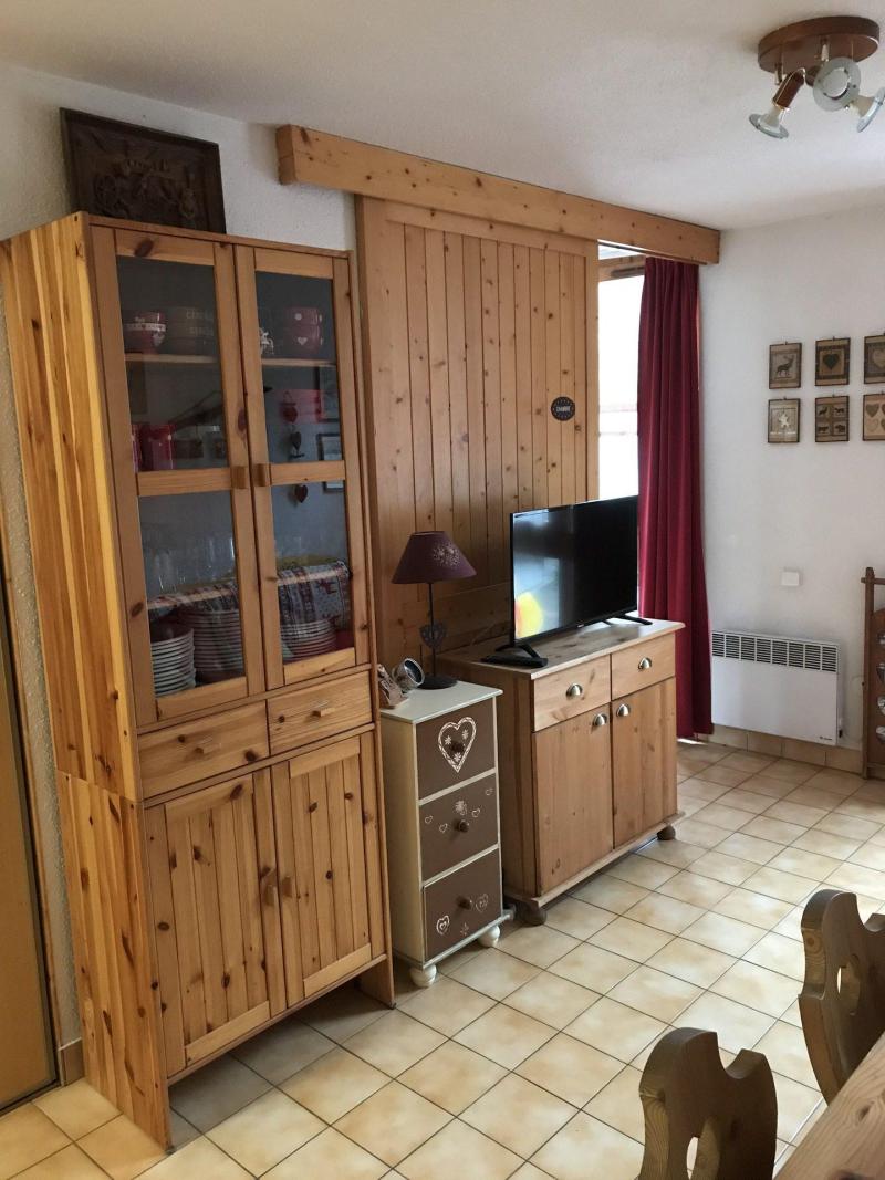 Rent in ski resort 2 room apartment 4 people (B006) - Résidence Pied de Pistes - Val Cenis - Living room