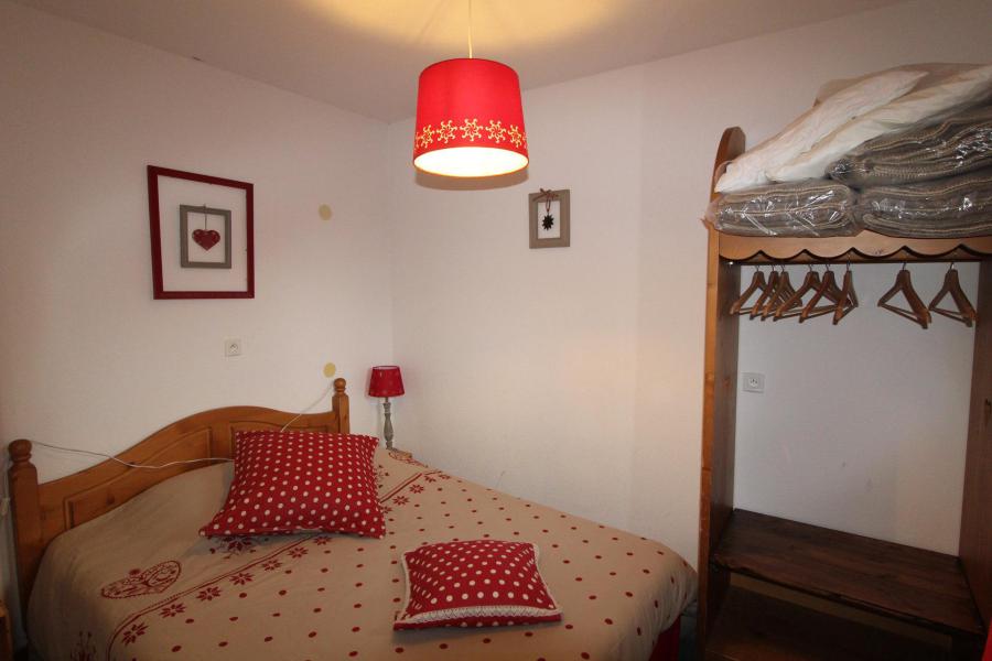 Rent in ski resort 3 room apartment 6 people (B32) - Résidence Valmonts - Val Cenis - Bedroom