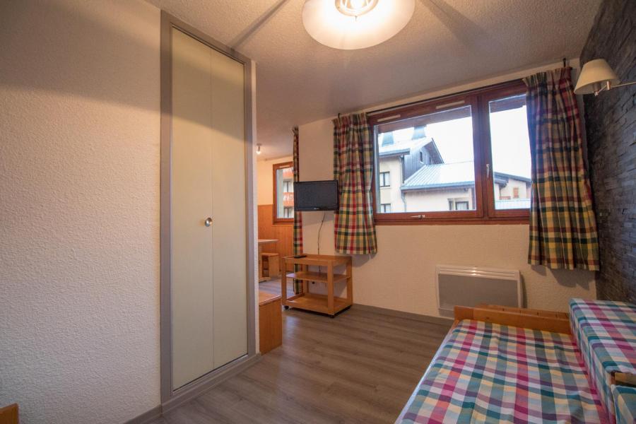 Rent in ski resort 2 room apartment 5 people (B27) - Résidences du Quartier Napoléon - Val Cenis - Living room