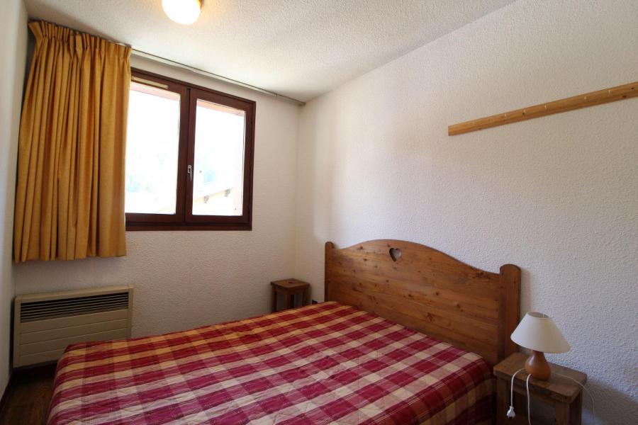 Rent in ski resort 3 room apartment 7 people (A21) - Résidences du Quartier Napoléon - Val Cenis - Bedroom