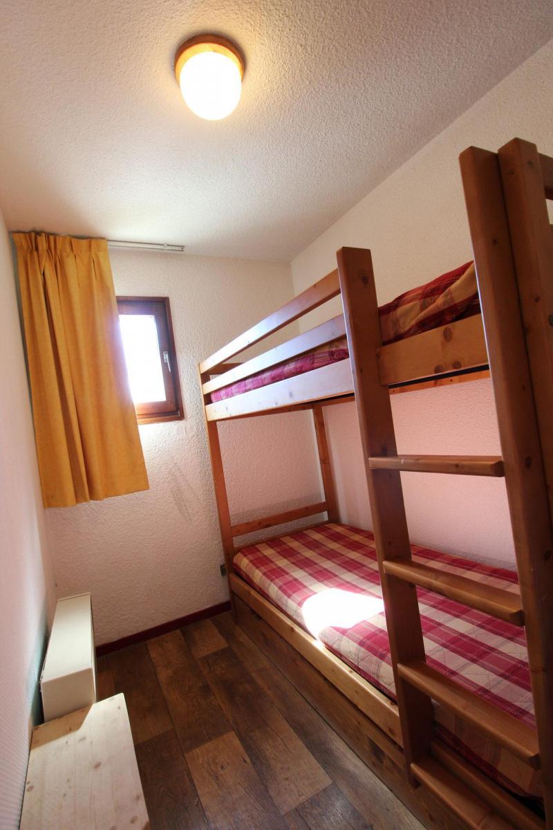 Rent in ski resort 3 room apartment 7 people (A21) - Résidences du Quartier Napoléon - Val Cenis - Bedroom
