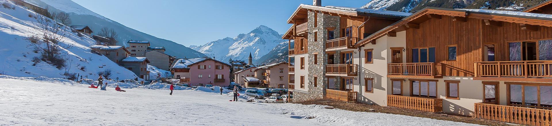Аренда на лыжном курорте Les Balcons de Val Cenis Village - Val Cenis - зимой под открытым небом