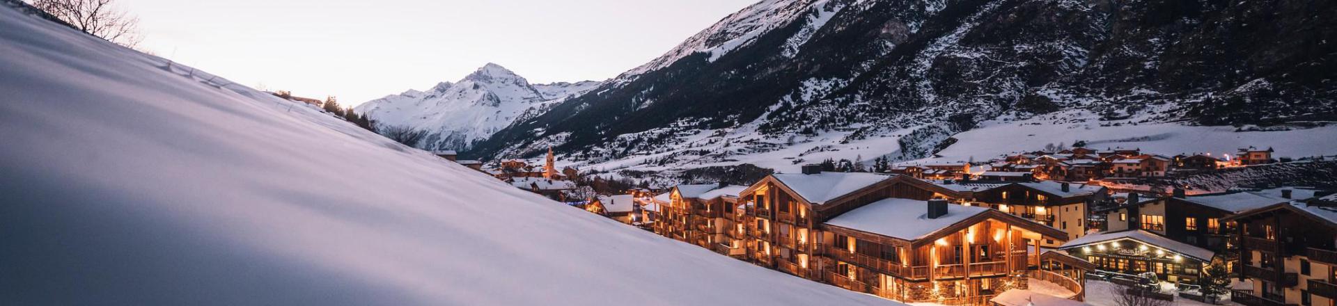 Аренда на лыжном курорте Les Balcons Platinium Val Cenis - Val Cenis - зимой под открытым небом