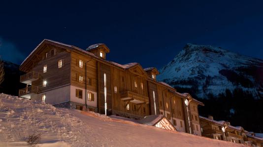 Rent in ski resort Résidence CGH Les Chalets de Flambeau - Val Cenis - Winter outside