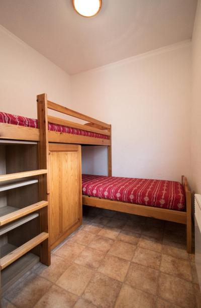 Rent in ski resort 3 room apartment 6 people (A64) - Résidence le Bonheur des Pistes - Val Cenis - Bedroom