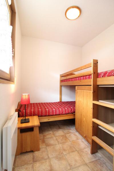 Rent in ski resort 3 room apartment 6 people (A66) - Résidence le Bonheur des Pistes - Val Cenis - Bedroom